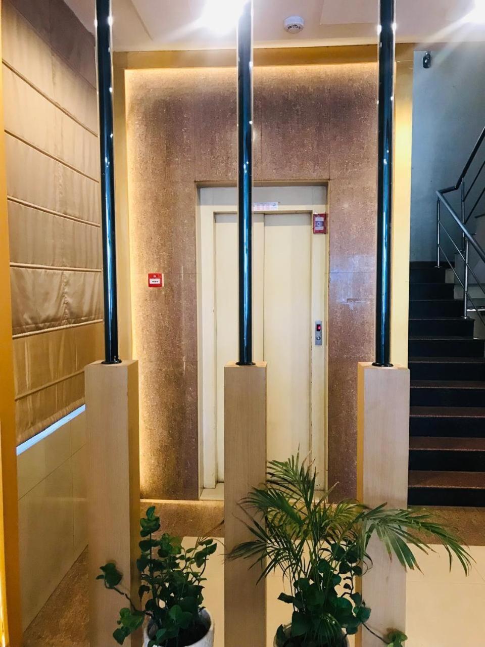 Tulip Palm Ξενοδοχείο Τζαϊπούρ Εξωτερικό φωτογραφία